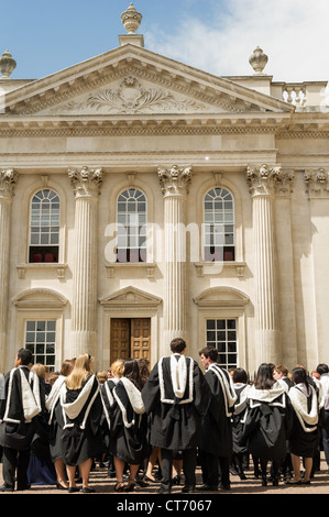 Le jour de la remise des diplômes aux étudiants de premier cycle à l'université de Cambridge, 2012 (28 juin). Banque D'Images