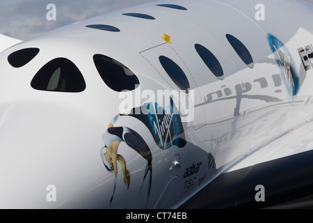 Modèle de l'espace de Virgin Galactic, véhicule de tourisme SpaceShipTwo (SS2) au Farnborough Air Show. Banque D'Images