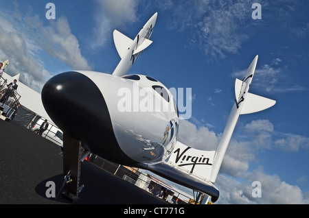 L'avion spatial SpaceShipTwo de Virgin Galactic - une réplique au Farnborough Air Show 2012. Banque D'Images