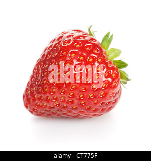 Close-up of strawberry unique sur fond blanc Banque D'Images