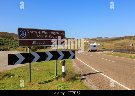 Inscription par pays sur une route pittoresque838 Nord et l'Ouest Highlands itinéraire touristique en été Rhiconich Sutherland Highland Scotland UK Banque D'Images