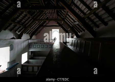 * Plusieurs autres calvaires parsèment stylo-CHAPELLE , re-fach Felindre. Construit à la fin des années 1700, la secte Aum utilisé la chapelle de culte. La chapelle est simple, peu de décoration ou de couleur. Chaque famille responsable de son propre banc etc. Le 19e siècle unitaires étaient actifs dans l'usine, la réforme de la santé publique, de la réforme des prisons, de la tempérance, droits des femmes et les mouvements de l'abolition de l'esclavage Banque D'Images