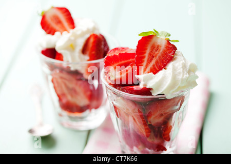 Fraises et crème Banque D'Images