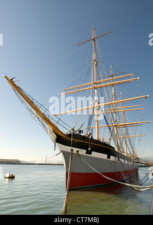 Le navire Balclutha amarré au Hyde Street Pier dans le secteur riverain de Fisherman's Wharf de San Francisco, Californie, USA. Banque D'Images