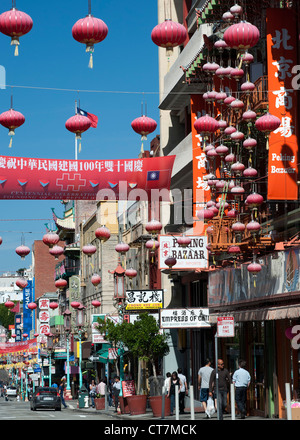 Grant Avenue, dans le quartier de Chinatown de San Francisco, Californie, USA. Banque D'Images