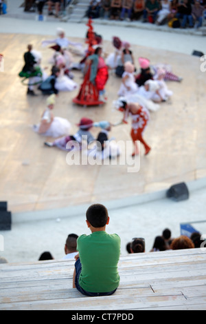 "Oiseaux" de la performance d'Aristophane au Théâtre Grec de Syracuse, Sicile, Italie Banque D'Images