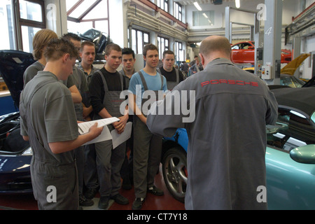 Atelier de formation chez Porsche AG à Stuttgart-Zuffenhausen Banque D'Images