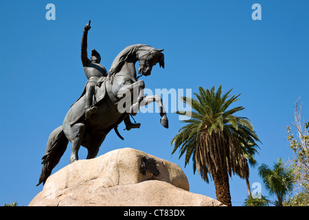 Statue du général San Martin dans la Plaza San Martin Banque D'Images