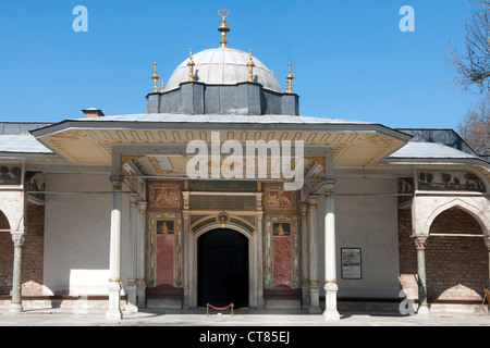 La Turquie, Istanbul, Topkapi Saray, Zweiter Hof, Tor des Glücks (Bab-i Saadet, Akagalar Kapisi) Banque D'Images