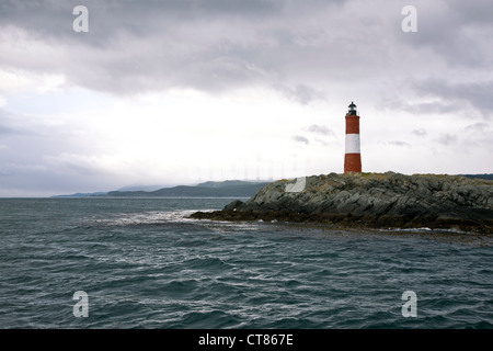 Phare sur le Phare les Eclaireurs dans le canal de Beagle Banque D'Images