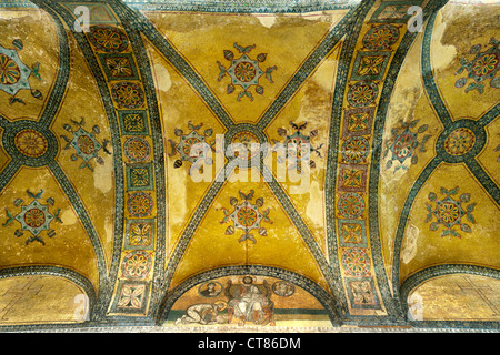 Turquie, Istanbul, Sultanahmet, Sainte-Sophie oder Sophienkirche, eine Kirche, Dominique spätere Moschee und heute ein Museum. Banque D'Images