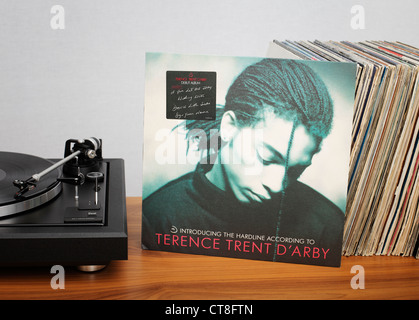 L'introduction de la ligne dure en fonction de Terence Trent D'Arby est Terence Trent D'Arby's premier album. Il a été publié en juillet 1987. Banque D'Images