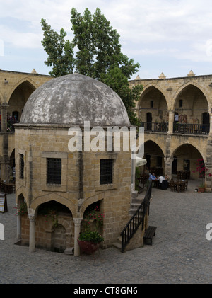 Dh Vieille Ville nord de Nicosie CHYPRE Buyuk Han Grand Inn courtyard Lefkosa ottomans turcs Caravanserai grand inn Banque D'Images