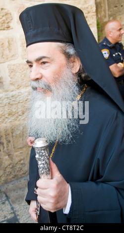 Le Patriarche grec orthodoxe de Jérusalem Theophilos III visite de l'église du Saint Sépulcre Banque D'Images