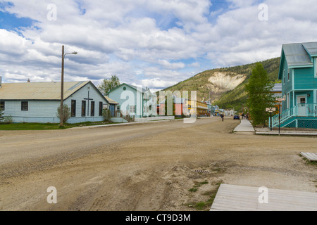 Dawson City dans le Territoire du Yukon, Canada, a un climat subarctique et une population d'environ l'année 1900. Banque D'Images