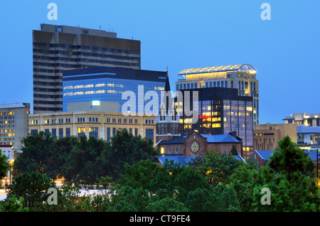 Vue sur le centre-ville de Columbia, Caroline du Sud de FInlay Park. Banque D'Images