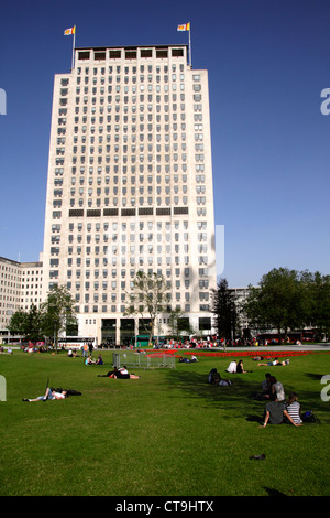 Jubilee Gardens et Centre Shell Building London Banque D'Images