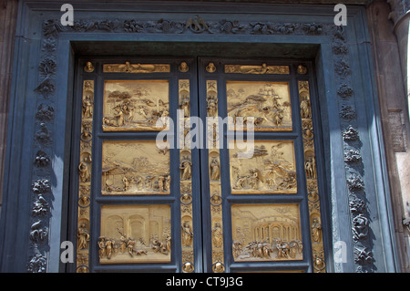 Lorenzo Ghiberti's Portes du Paradis portes Baptistère Florence Italie Banque D'Images