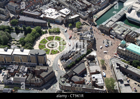 Vue aérienne du centre-ville de Hull avec Queens Gardens Banque D'Images