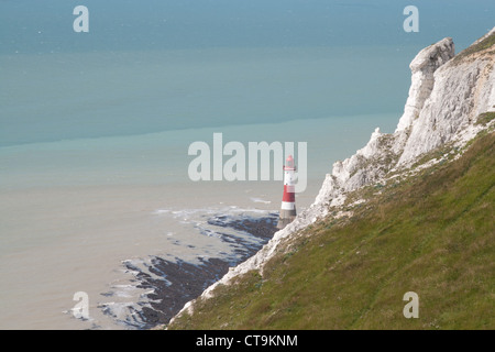 Ci-dessous le phare de Beachy Head, East Sussex, England, UK Banque D'Images