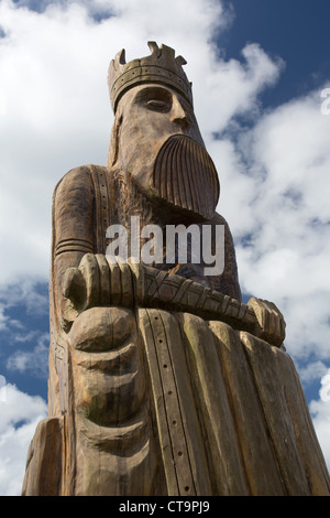 Île de Lewis, en Écosse. La sculpture sur bois de la 'Lewis Chessmen' à l'UIG plage (Uuige Traigh) sur la côte ouest de Lewis. Banque D'Images