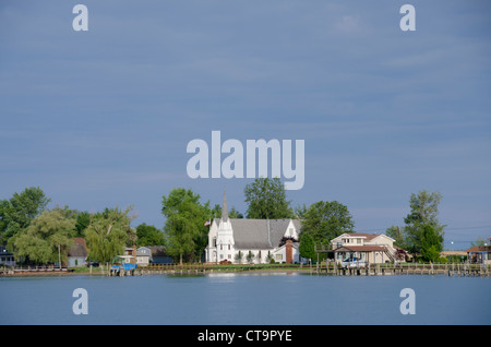 Michigan, rivière St. Claire entre les Grands Lacs du lac Huron et du lac Érié. Au bord de l'église rurale. Banque D'Images