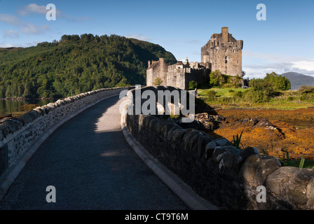 Tôt le matin, au château d'Eilean Donan en Ecosse Loch Alsh UK. Banque D'Images