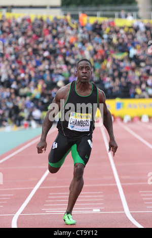 Dwain Chambers dans la chauffe de la mens 100 mètres à l'AVIVA 2012 Grand Prix de Londres à Crystal Palace, Londres, Angleterre. Banque D'Images