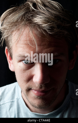 Portrait d'un jeune homme Banque D'Images