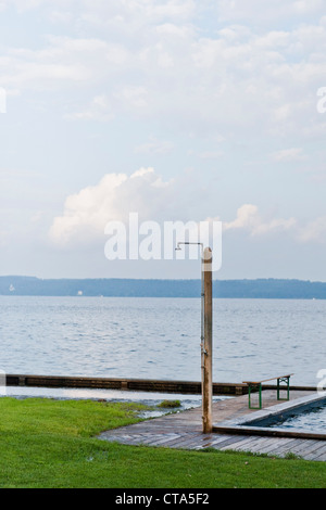 Douche au Lac de Starnberg, Tutzing, Bavière, Allemagne Banque D'Images