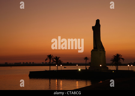 Monument de Christophe Colomb sculpté par Gertrude C. Whitney à Punta del Sebo près de Huelva, Province de Huelva, Andalousie, Espagne du sud. Banque D'Images