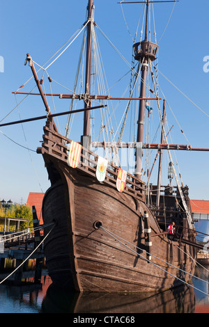 Des répliques de navires Columbus navigué vers les Amériques en au quai des caravelles, Palos de la Frontera, province de Huelva, Espagne Banque D'Images
