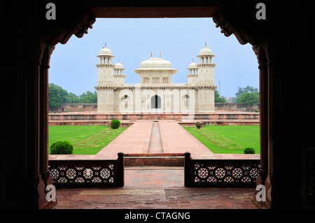 Tombe d'Itimad-ud-Daula, Little Taj, Agra, Uttar Pradesh, Inde Banque D'Images