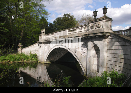 Pont classique de Chiswick House Gardens Londres Banque D'Images