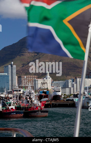 Vue de Victoria &amp, amp, amp, Albert Waterfront sur le port de Cape Town, Cape Town, Western Cape, Afrique du Sud, RSA, UN Banque D'Images