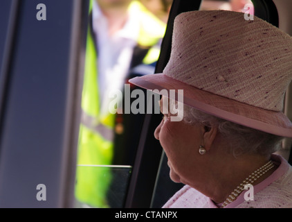 La reine Elizabeth ll en tournée à Hereford en Angleterre lors de ses célébrations du jubilé de diamant en avril 2012 Banque D'Images