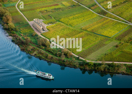 Vue de Bremmer Calmont vigne à Stuben monastery ruins, Bremm, Moselle, Rhénanie-Palatinat, Allemagne, Europe Banque D'Images