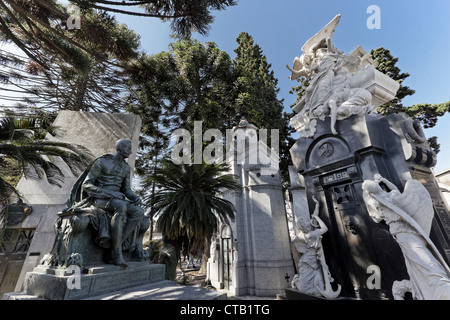 Grace au monuments de la Recoleta Cemetery, Maria Eva Duarte de Peron, Buenos Aires, Argentine Banque D'Images