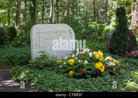 Tombe de Zehlendorf Waldfriedhof à Hildegard Knef, Berlin, Allemagne Banque D'Images