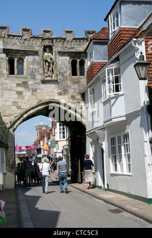 Porte Nord proche Cathédrale Salisbury Wiltshire England UK Banque D'Images