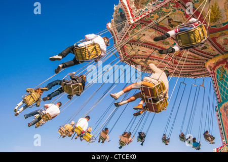 Swing ride à la chaîne de l'Oktoberfest de Munich, Munich, Allemagne Banque D'Images