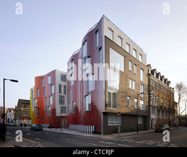 Brandon Carter Street, London, United Kingdom. Architecte : Metaphorm, 2012. Vue d'angle général. Banque D'Images