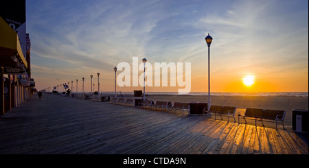 Sunrise, Ocean City Boardwalk Maryland USA Banque D'Images