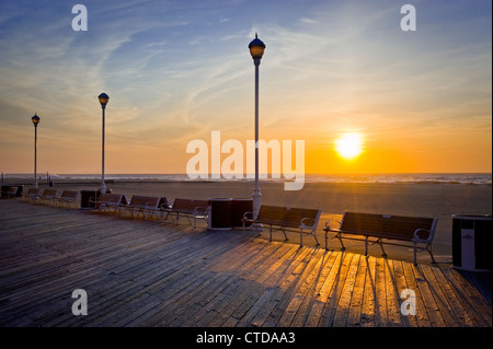 Sunrise, Ocean City Boardwalk Maryland USA Banque D'Images