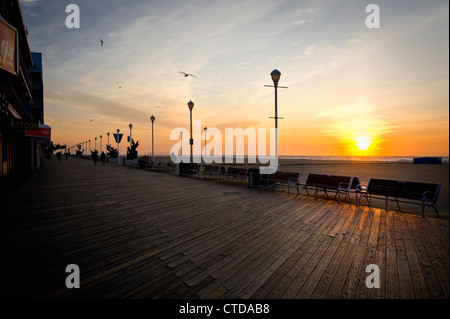 Sunrise, Ocean City Boardwalk Maryland USA Banque D'Images