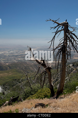 La pollution atmosphérique dans la vallée de San Bernardino, à l'est du centre-ville de Los Angeles Banque D'Images