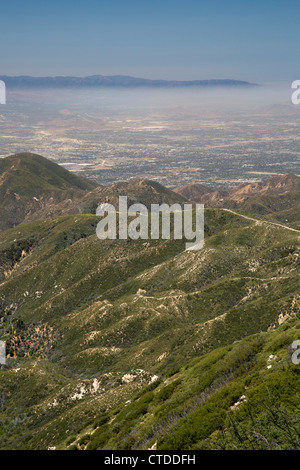La pollution atmosphérique dans la vallée de San Bernardino, à l'est du centre-ville de Los Angeles Banque D'Images