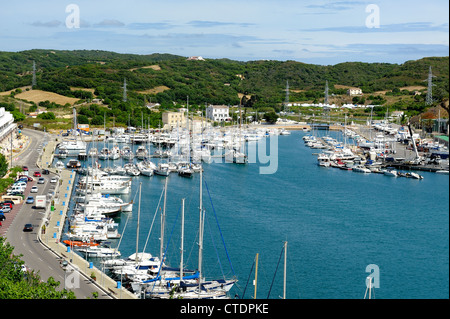 Bateaux amarrés dans le port de Mahon menorca espagne Banque D'Images