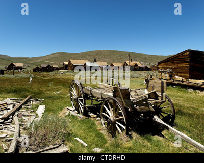 Un vieux cheval-voiture à Bodie, une ville fantôme de la Californie, aux États-Unis. Banque D'Images