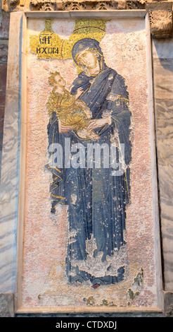 Istanbul, Turquie. L'église byzantine de Saint Sauveur à Chora. Mosaïque de la Vierge Marie portant l'enfant Jésus. Banque D'Images